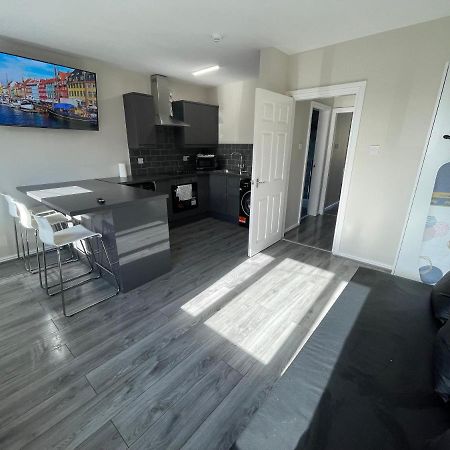 Hosted By Ryan - 1 Bedroom Apartment Liverpool Luaran gambar